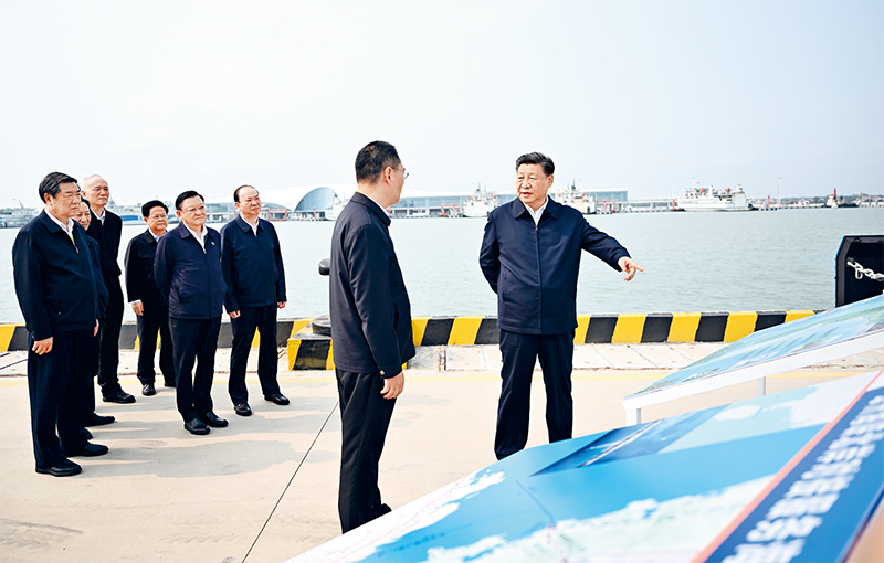 2023年4月10日至13日，中共中央總書記、國家主席、中央軍委主席習(xí)近平在廣東考察。這是10日下午，習(xí)近平在湛江市徐聞縣徐聞港專用碼頭考察。