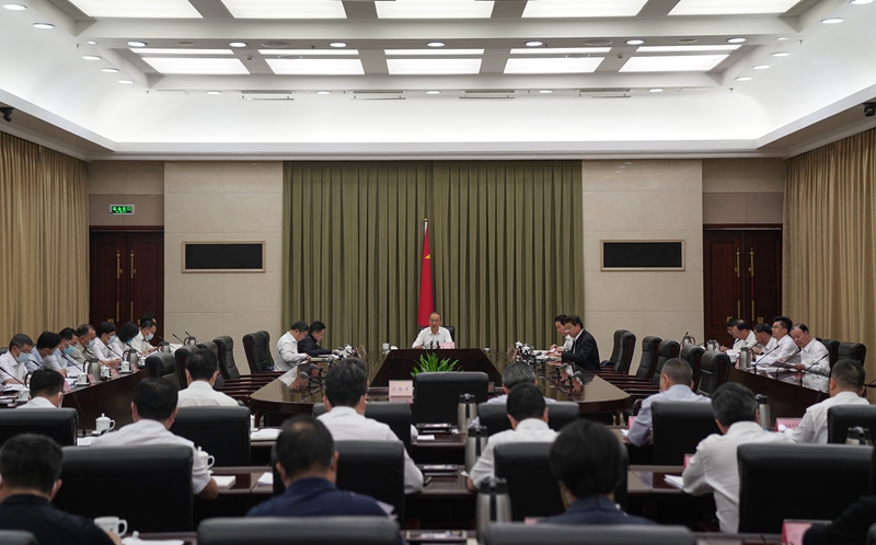 黃強主持召開省民營經(jīng)濟和中小企業(yè)發(fā)展領(lǐng)導(dǎo)小組會議
加快打造民營經(jīng)濟高質(zhì)量發(fā)展一流營商環(huán)境「相關(guān)圖片」